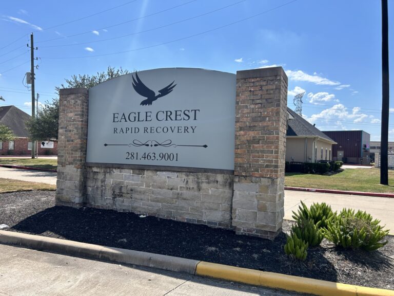 Eagle Crest Sign